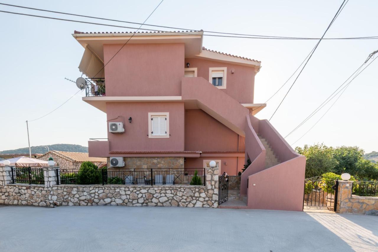 Sofia'S Apartments Razata Exterior photo