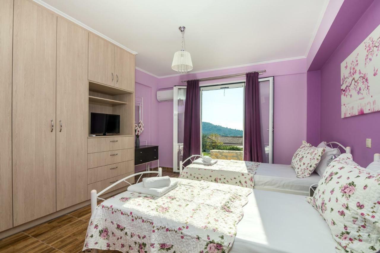 Sofia'S Apartments Razata Exterior photo